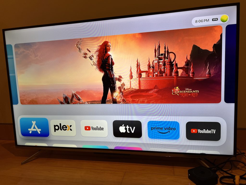 TV de 55" marca TCL, incl. Apple TV y Amazon Fire.